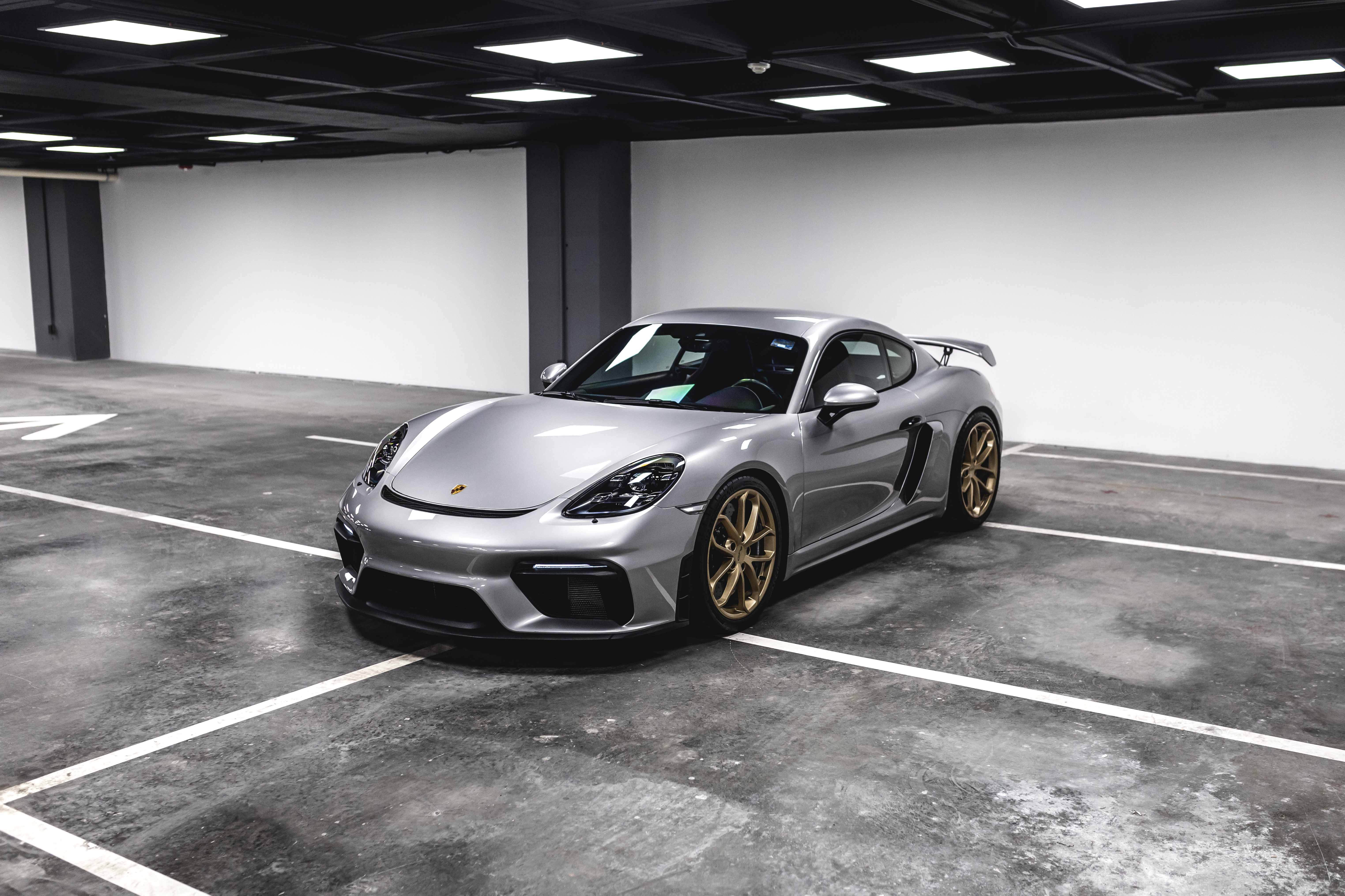 Cayman 718 GT4