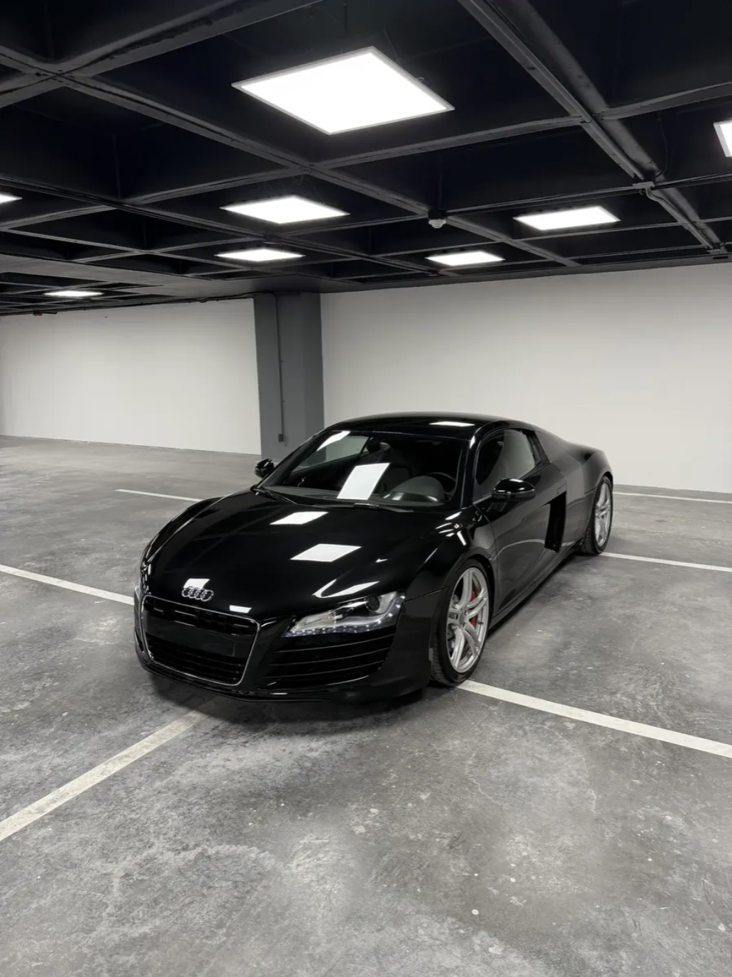 R8 V8
